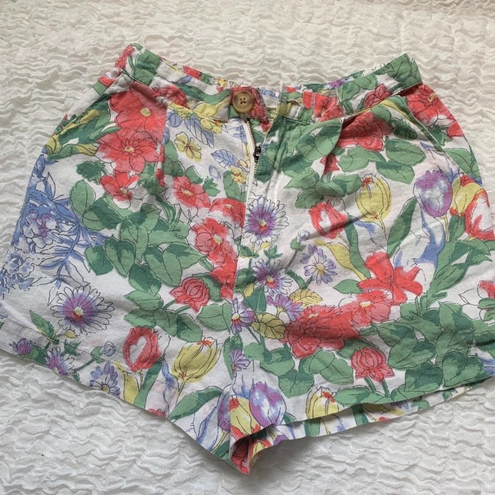 🌺Urban Outfitters Floral Shorts🌺